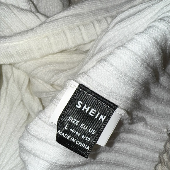 SHEIN White Ribbed Button-Front Tank Top - Picture 3 of 5